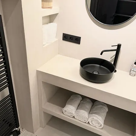Διαμέρισμα Luxury With Cosy Garden! Γάνδη