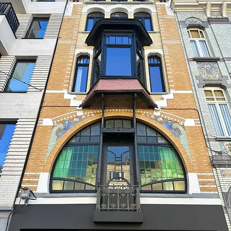 Διαμέρισμα Luxury With Cosy Garden! *