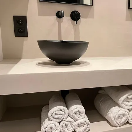 Διαμέρισμα Luxury With Cosy Garden! Γάνδη