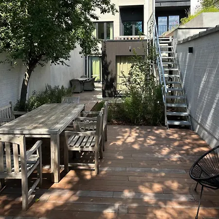 Apartmán Luxury With Cosy Garden!
