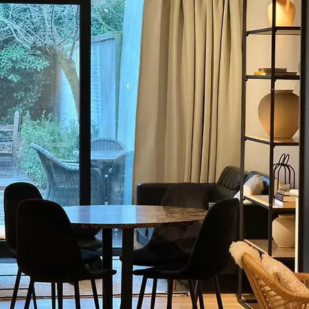 Apartmán Luxury With Cosy Garden! *